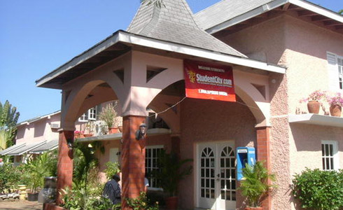Bar B Barn Restaurant - Negril Jamaica